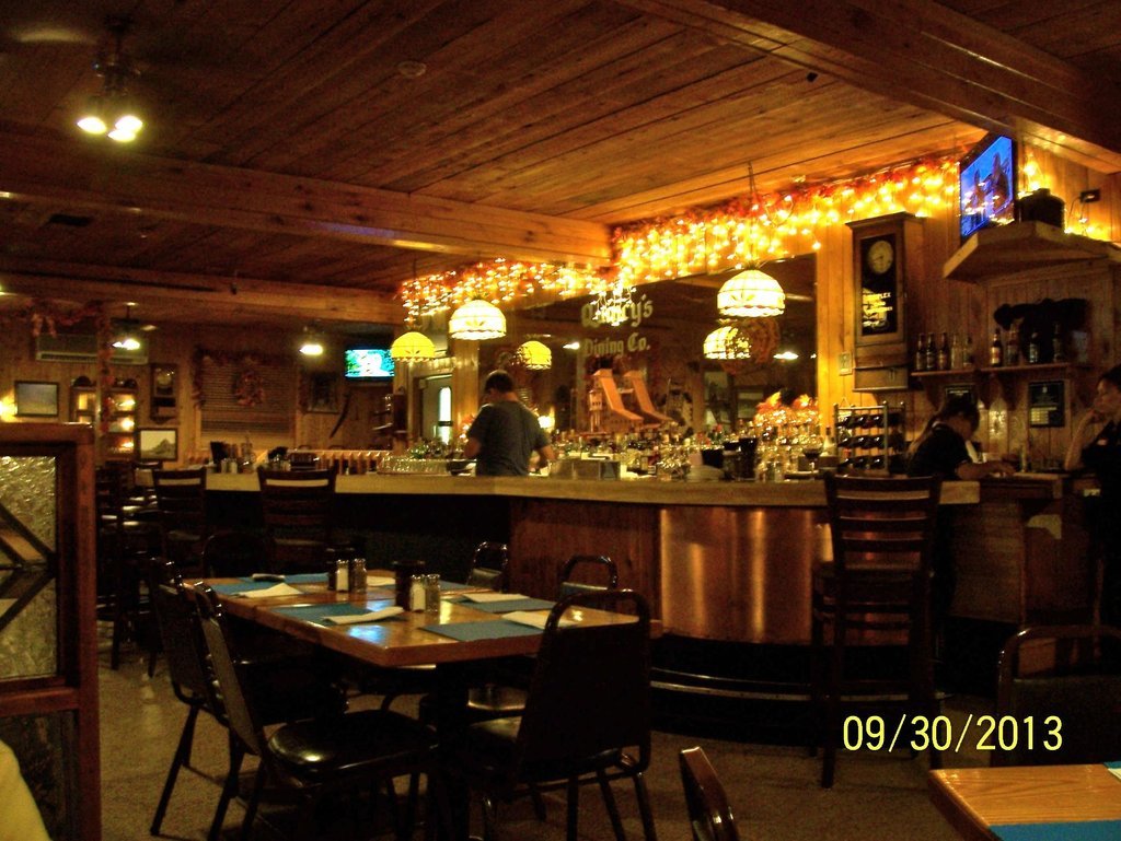 Quincy`s Restaurant & Lounge