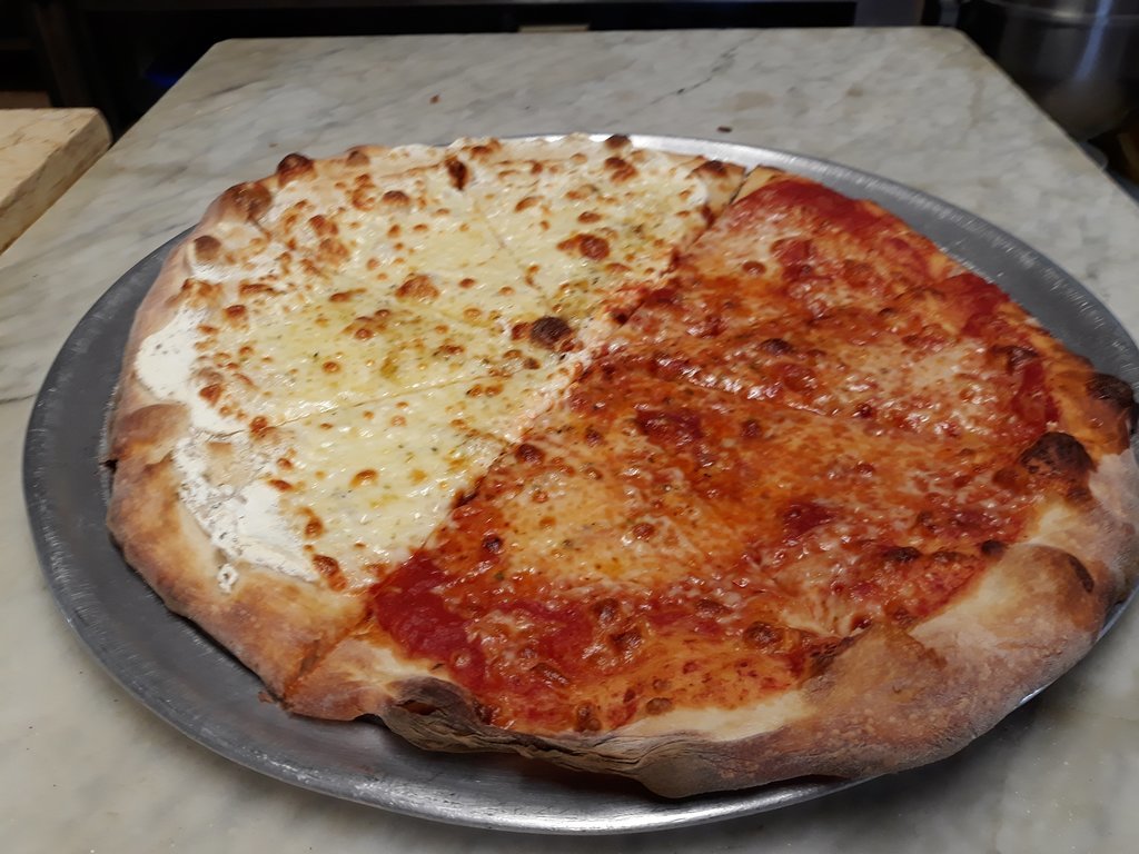 Nunzio`s Pizzeria and Restaurant